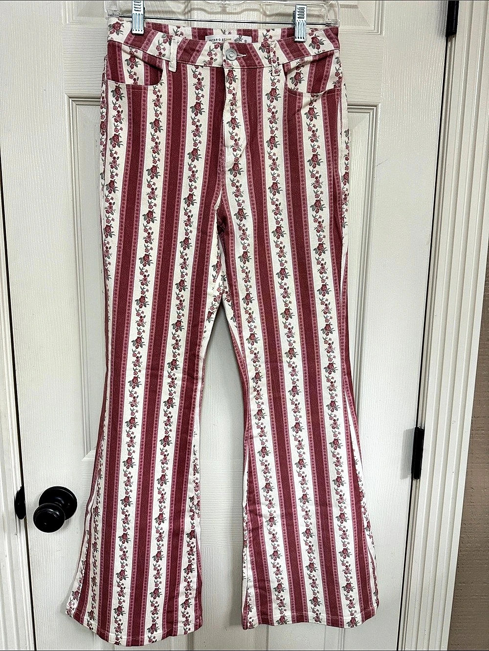 Altar'd State Floral Flare Pants in Pink & cream Size Small Like New